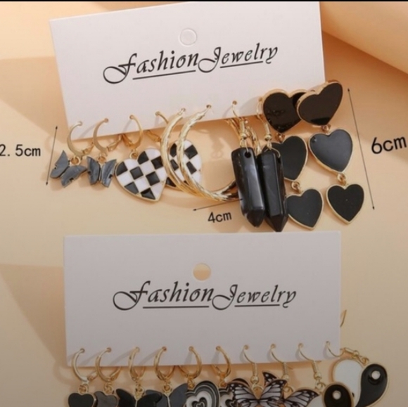 Black and White Enamel Earrings Pierced Earwires and Studs NEW *You get 1 pair - Picture 3 of 4